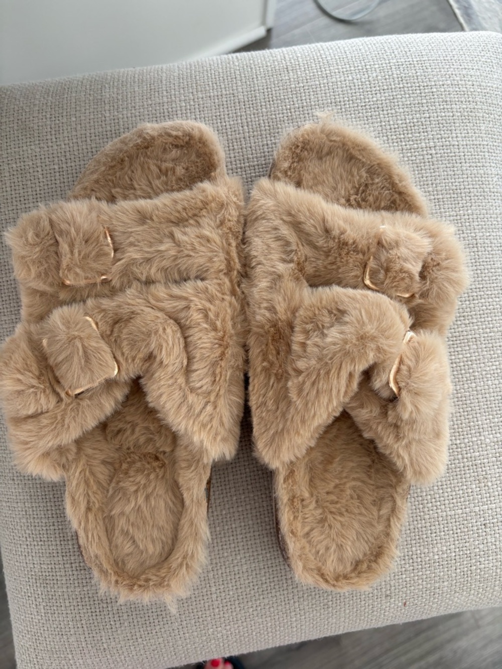 NWOT Faux Birkenstock Fur Slide Sandals with Buckle Straps - Camel